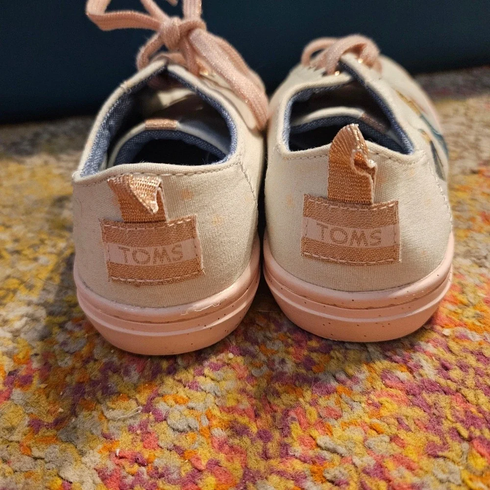 TOMS Disney Princess Aurora Sleeping Beauty Canvas Shoes‎ Girls Size 1